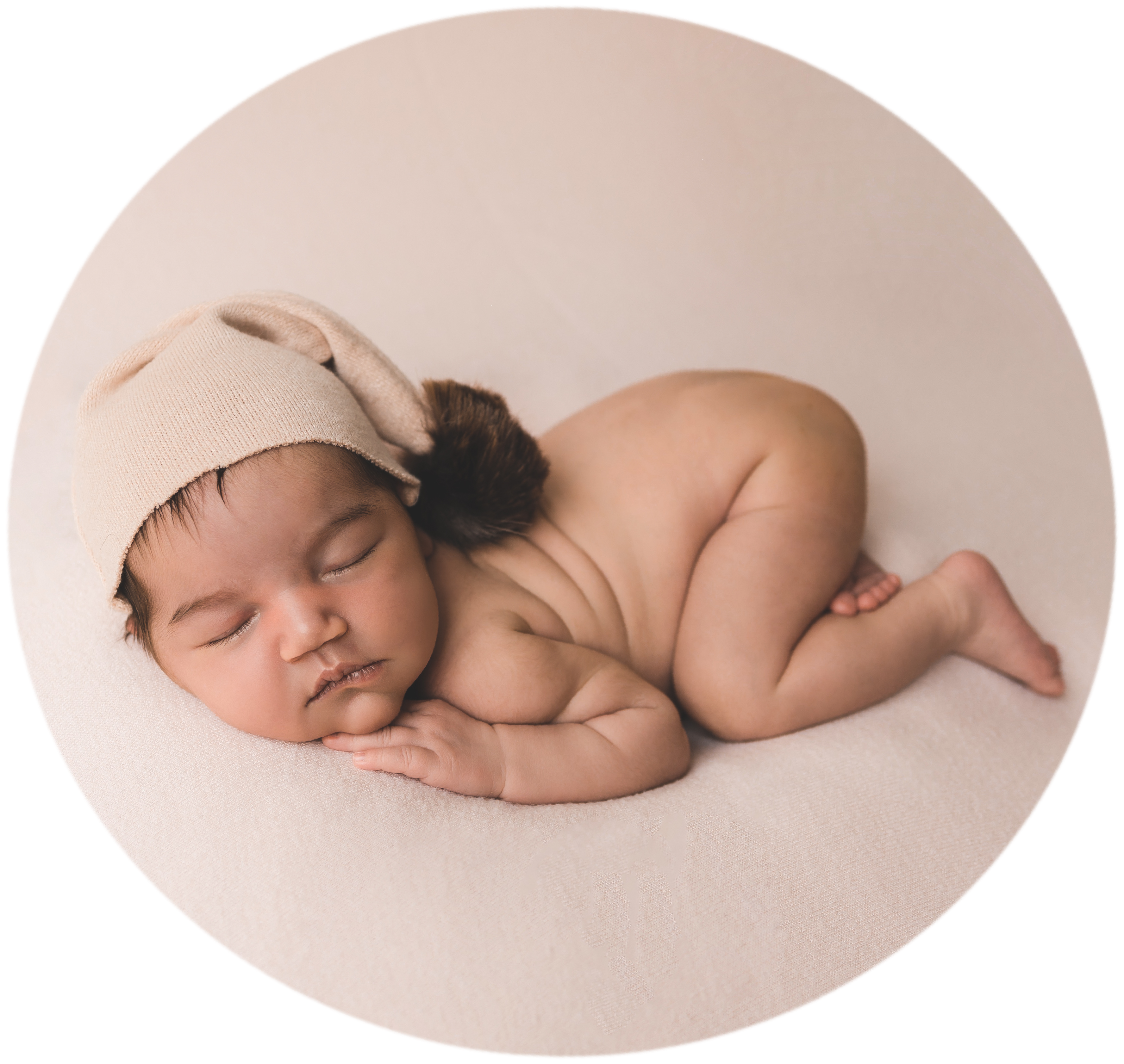 séance nouveau-né A propos les petitimages : photographe à domicile bébé & grossesse à Orléans